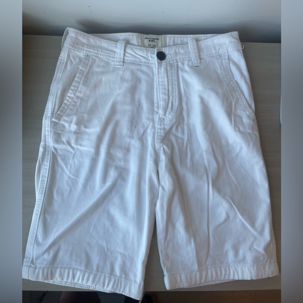 Abercrombie & Fitch Boys 15/16 white shorts